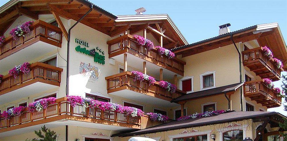 Hotel Dolomites Inn Canazei Eksteriør billede