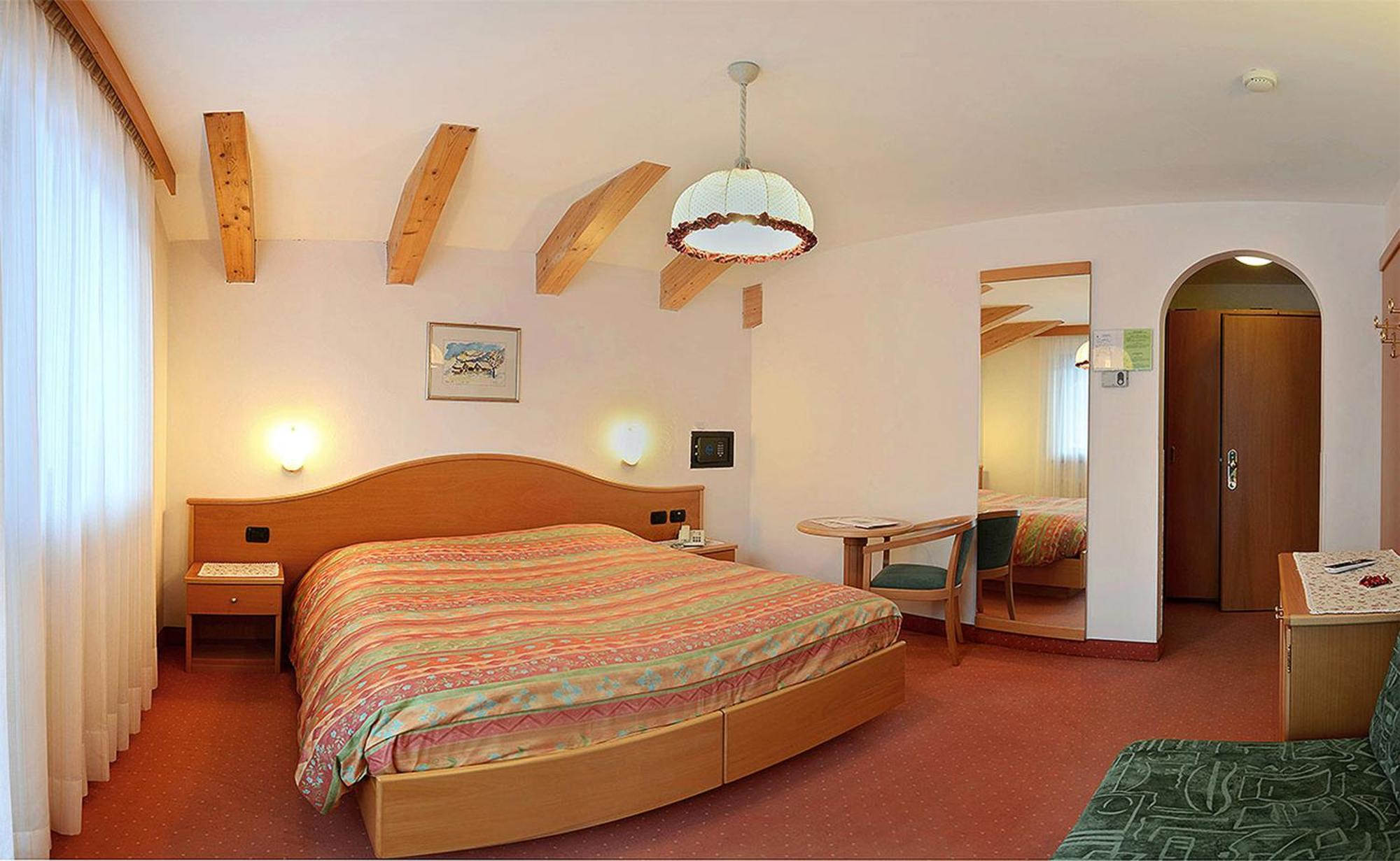 Hotel Dolomites Inn Canazei Eksteriør billede
