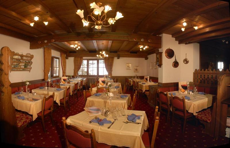 Hotel Dolomites Inn Canazei Eksteriør billede
