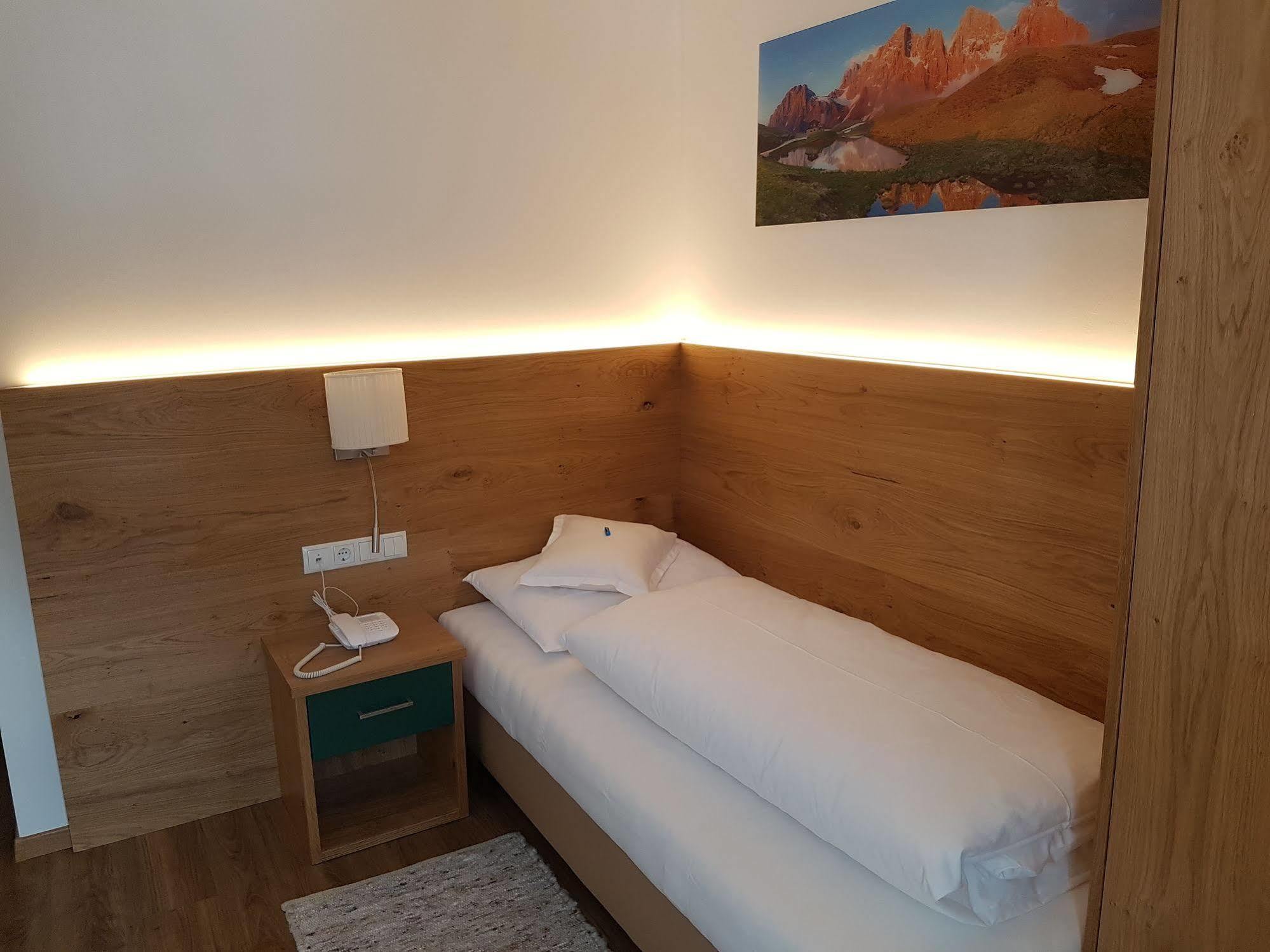 Hotel Dolomites Inn Canazei Eksteriør billede